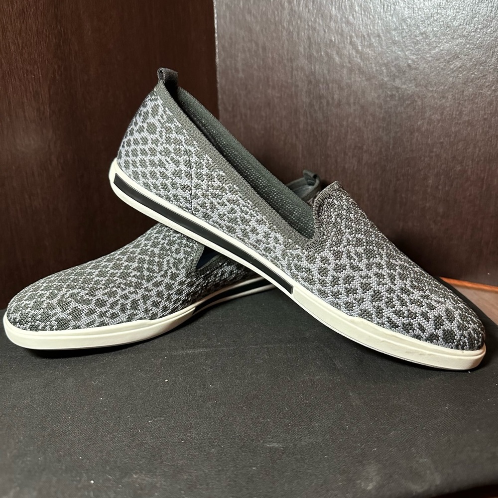 Me Too Shoes
Eden Yoga Mat Skimmer Size 8.5 - Picture 3 of 7